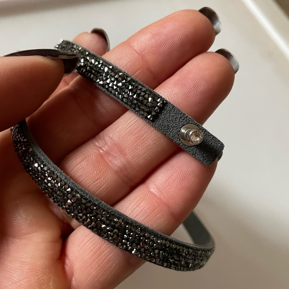 Crystal choker, adjustable, new condition